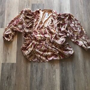 New NWT Maurices 2X Top Dressy Elastic Waist and Sleeves Brown Burgundy Gold